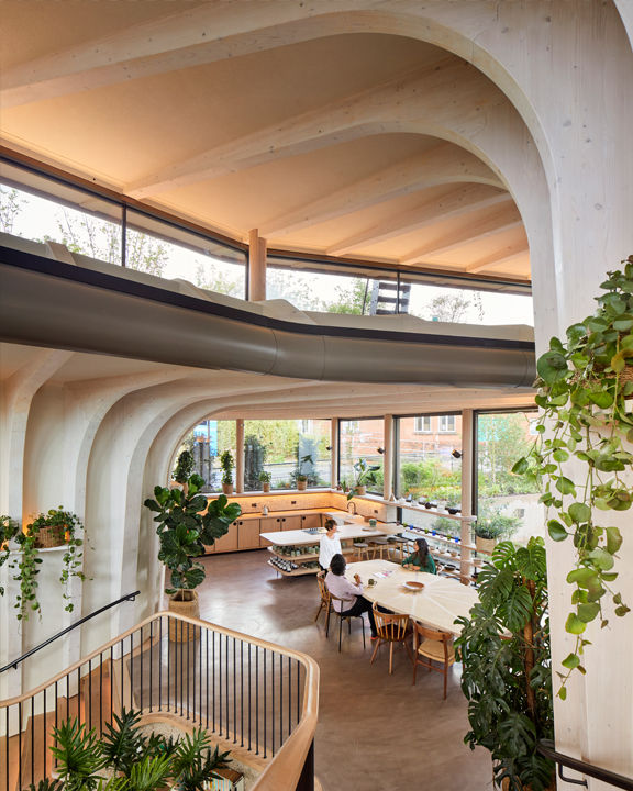 Maggie’s Centre in Leeds is Designed as a Restorative Green Space To